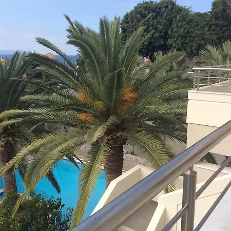 Aparthotel Maria 2*