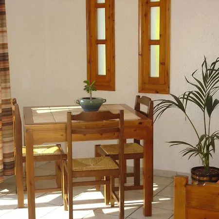 Maria Aparthotel 2*